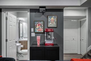 Hollywood Hideaway18 Min to DT w SaunaTheatre - 6