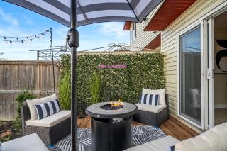 Hollywood Hideaway Sauna Home Theater BBQ - 6