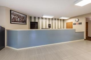 Super 8 by Wyndham La Grange KY - 7