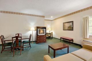 Days Inn by Wyndham Lisbon - 5