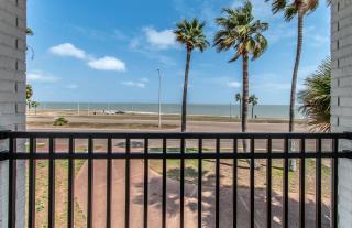 Coastal Paradise Beachfront House with Private Pool & Stunning Views - 5