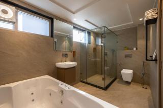 The PratiQ Luxe - Paschim Vihar - 8