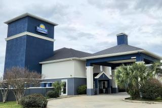 Days Inn & Suites by Wyndham Thibodaux - 8