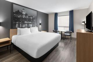 Super 8 by Wyndham Quebec City - 2