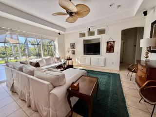 Tranquil Court Oasis - 5