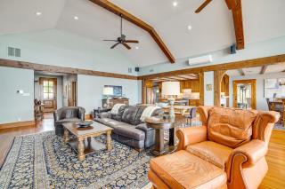 Stunning Lakefront Malakoff Home with Dock and Deck - 4