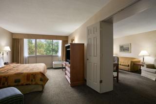 Days Inn by Wyndham Sidney OH - 2