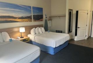 Days Inn & Suites by Wyndham Columbus NE - 2