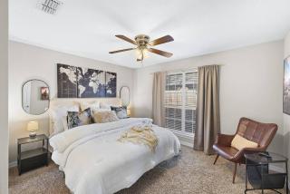 Spacious 2BR House, Steps from A&M - King - Patio - 0