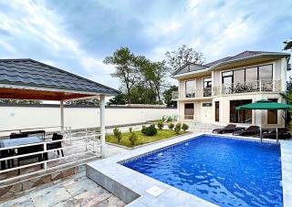 Peaceful Mountain Oasis - 4