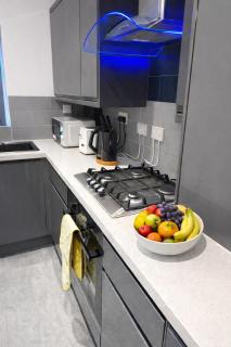 Stylish 1BR Apartment Fast WiFi 15 mins to Central London - 6