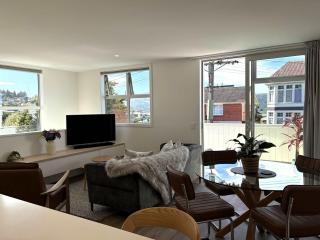 Central Dunedin Stay with Park Views - 3