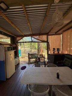 Casa Rodante Fija y Pileta en el bosque Punta del Este - camping - - 7