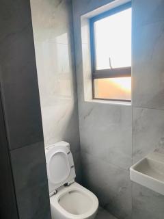 Plattekloof Queens Guest House - 4