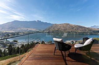 Brand New Skyline Lakeview Retreat by Peakhost - 0