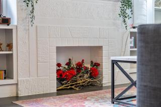 WhyteHoops Hub Whyte Ave Games Retreat - 1