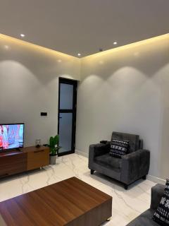 Bright 1BR Apartment Close to Everything - 1
