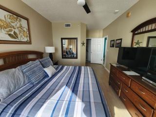 Deluxe 2 bedroom Beach Front at Majestic Sun Resort - 6