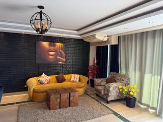 Stylish 3BR Apartment - Large Balcony - Nile View - 0