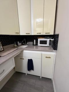 Suit with Kitchen & Bath - Cocoa - 1