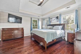 Spacious 4BR Home Office, Game Room, Deck and huge Lawn - 6