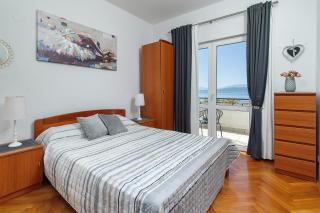 Apartments with parking space Igrane, Makarska - 25288 - 1