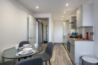 City Centre Modern Apartments - By VICHY Holidays - 0
