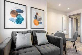 City Centre Modern Apartments - By VICHY Holidays - 3