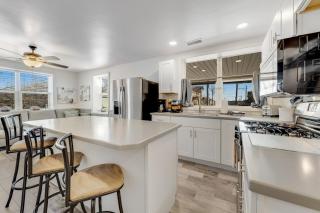 Ideally located, updated home near downtown with yard & washer dryer - 7