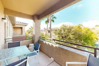 Pristine condo with a putting green, two pools, hot tub, & fitness room - 6