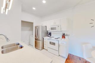 Pristine condo with a putting green, two pools, hot tub, & fitness room - 5