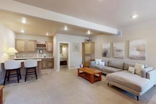 Sandstone Way - 9
