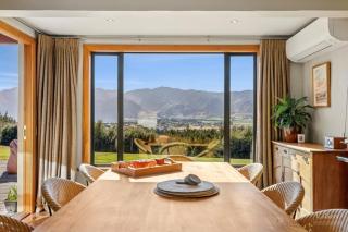 Mount Maude Retreat, Lake Hawea Views, sleeps 10 - 6