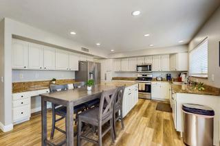 Luxury home with pool & pool spa, ping-pong, fire pit, & BBQ grill - dogs ok - 2