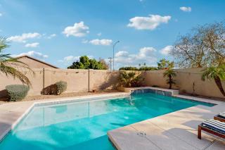 A Comfortable Mesa Escape with a Private Pool, Game Room, and Access to Shops - 9