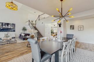 A Comfortable Mesa Escape with a Private Pool, Game Room, and Access to Shops - 6