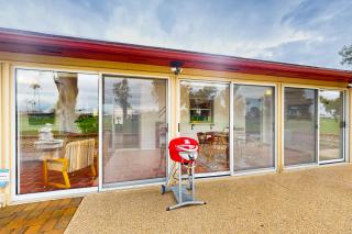 Snowbird-friendly golf-front home with pool, hot tub, grill, smart TVs, WD, AC - 8