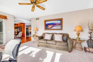 Dog-friendly, golf course adjacent home with a pool, hot tub, & fitness center - 4