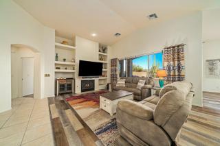 Remodeled modern beauty backs to open desert with mountain views & home theatre - 4