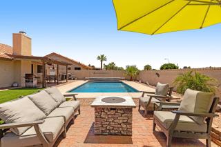 Dog-friendly home with private pool, great backyard, and free WiFi - 8