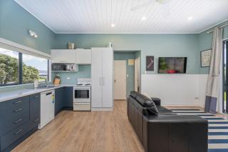 Beach House at 406 - Walk to the beach - 2