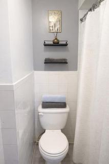 Location! Location! 2bd 1bth spacious apartment! - 9