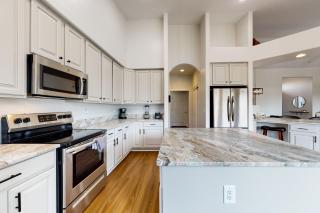 Expansive mountain views! Spacious retreat near Catalina State Park! - 1