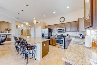 Contemporary & comfortable home with a pool, WiFi, washer, dryer & central air-conditioning - 5