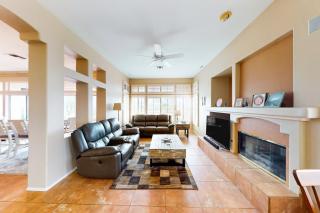 Mountain-view home with on-site pool hot tub, private yard, patio - 6