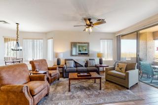 Open & bright condo with WiFi, WD, pool, hot tub & panoramic views - 7