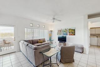 Inviting condo with balcony & clubhouse amenity access - 7