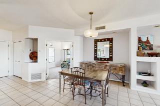 Inviting condo with balcony & clubhouse amenity access - 2