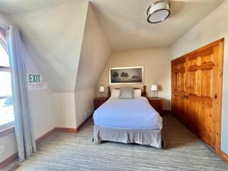 The Blue Escape Blue Mountain Chalet - 2