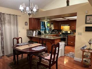 Gorgeous 2 bedroom 2 bathroom pool grass yard Las Vegas - 6